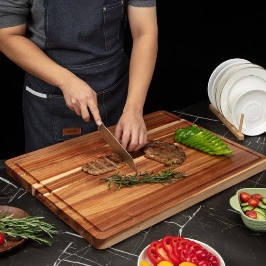 planche a decouper en bois aliments