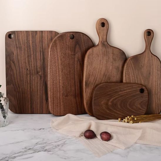 planche a decouper en bois differente grandeur