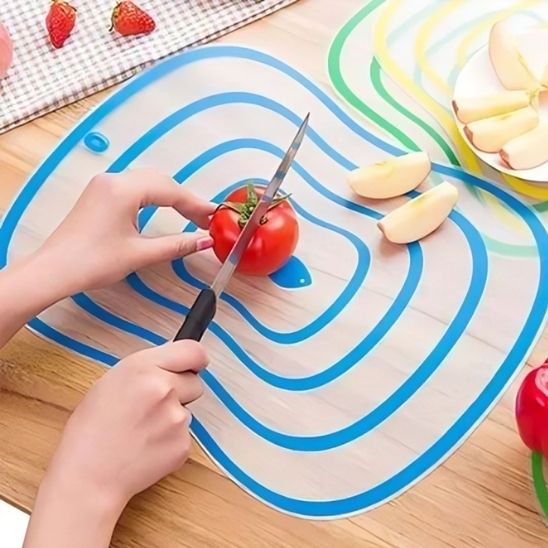planche a decouper tomate rouge